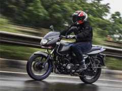 Bajaj Pulsar 125 — free online game