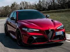 Alfa Romeo Giulia GTA Slide — free online game