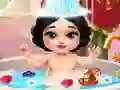 Snow White Baby Bath — free online game