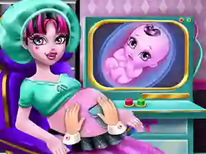 Halloween Pregnant Check-Up — free online game